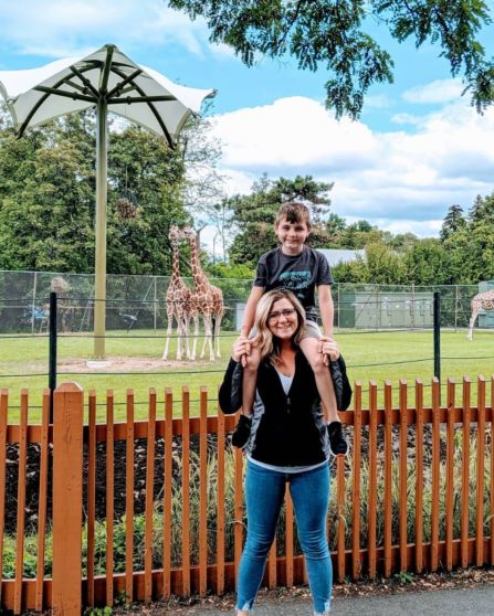 JCC student Amanda Wetzler with her 9-year-old son at the zoo.