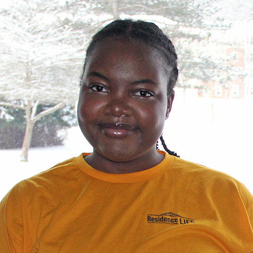 Valerie Gweshe headshot